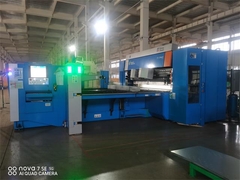 Centro de doblado automático CNC